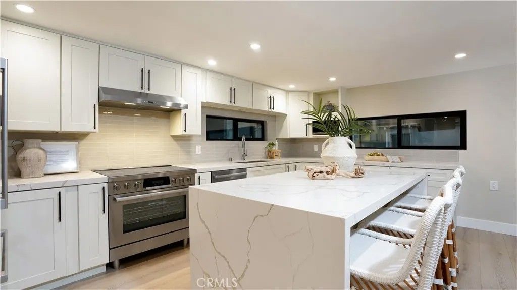 Photo of 808 W Balboa #1/2, Newport Beach, CA 92661 (MLS # OC25267324)