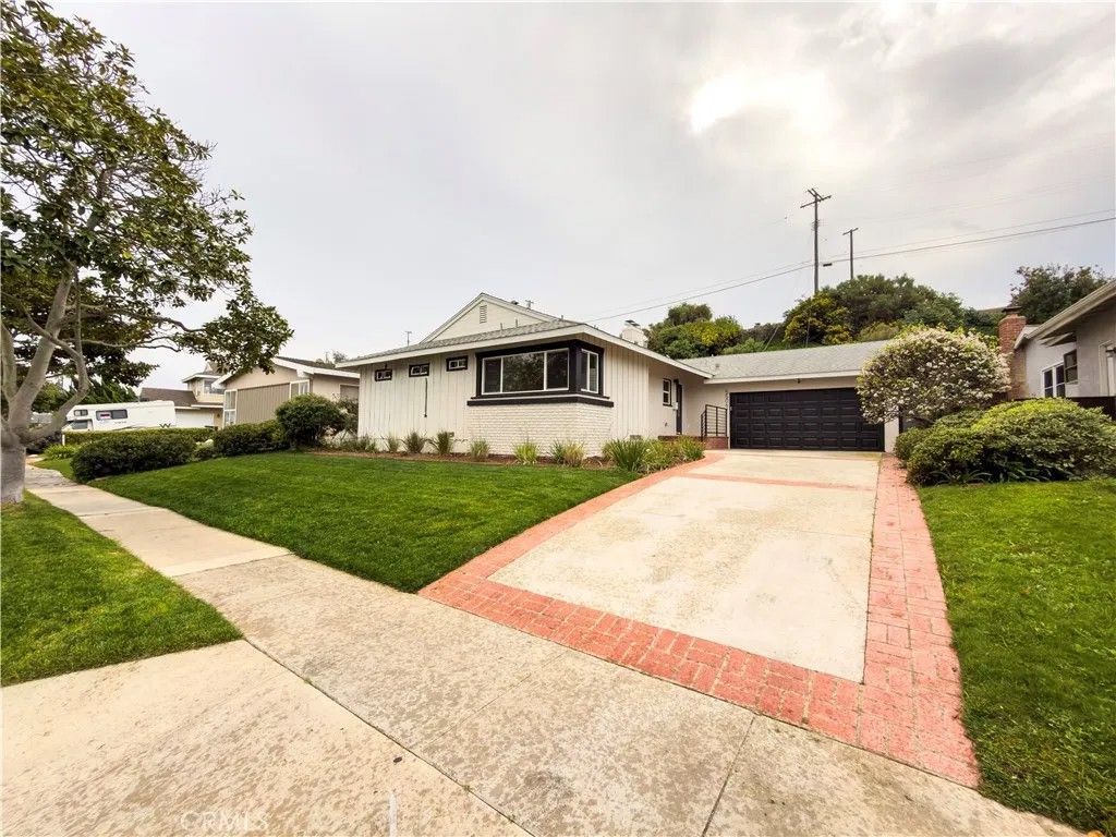 Photo of 5506 Calle de Ricardo, Torrance, CA 90505 (MLS # SB26017928)