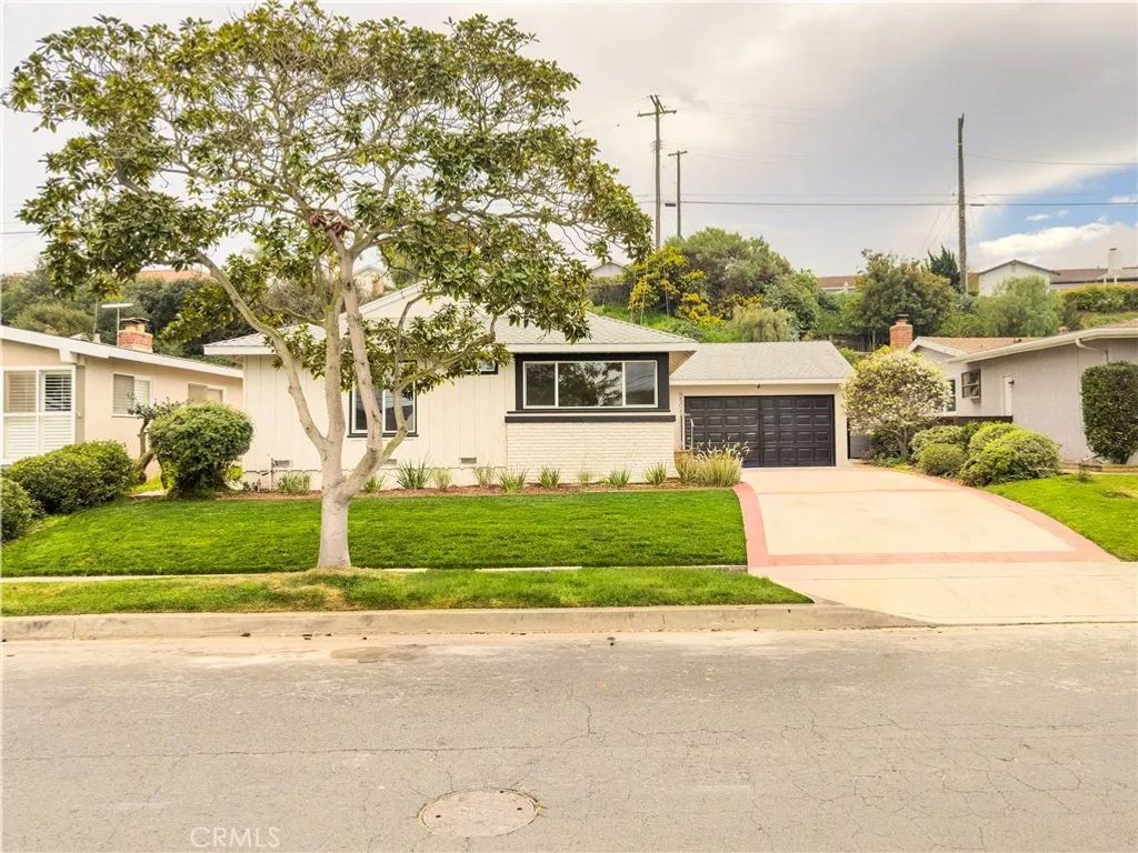 Photo of 5506 Calle de Ricardo, Torrance, CA 90505 (MLS # SB26017928)