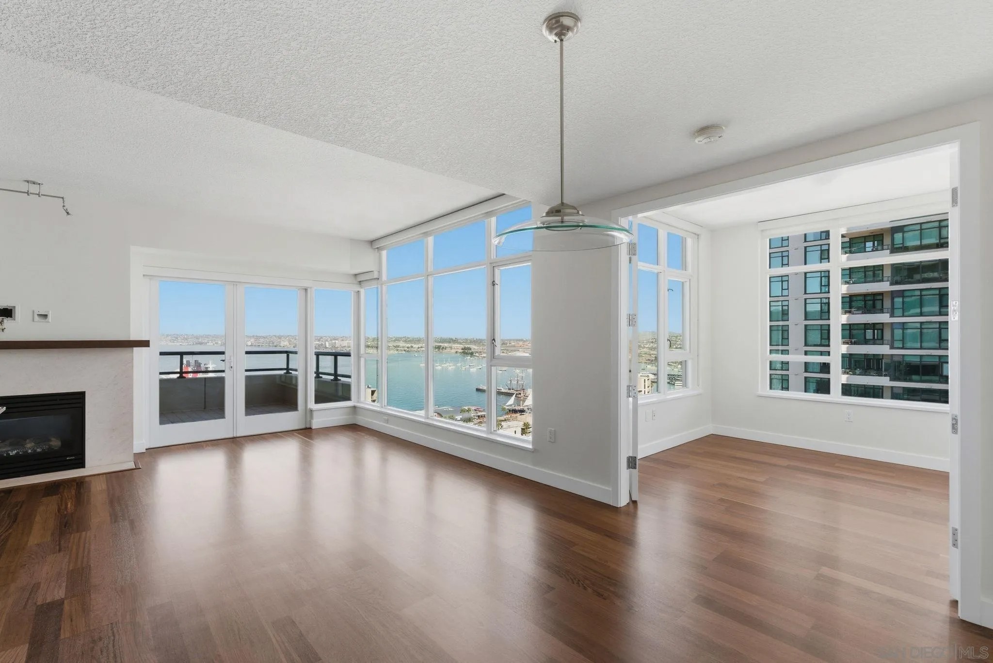 1199 Pacific Hwy 2301