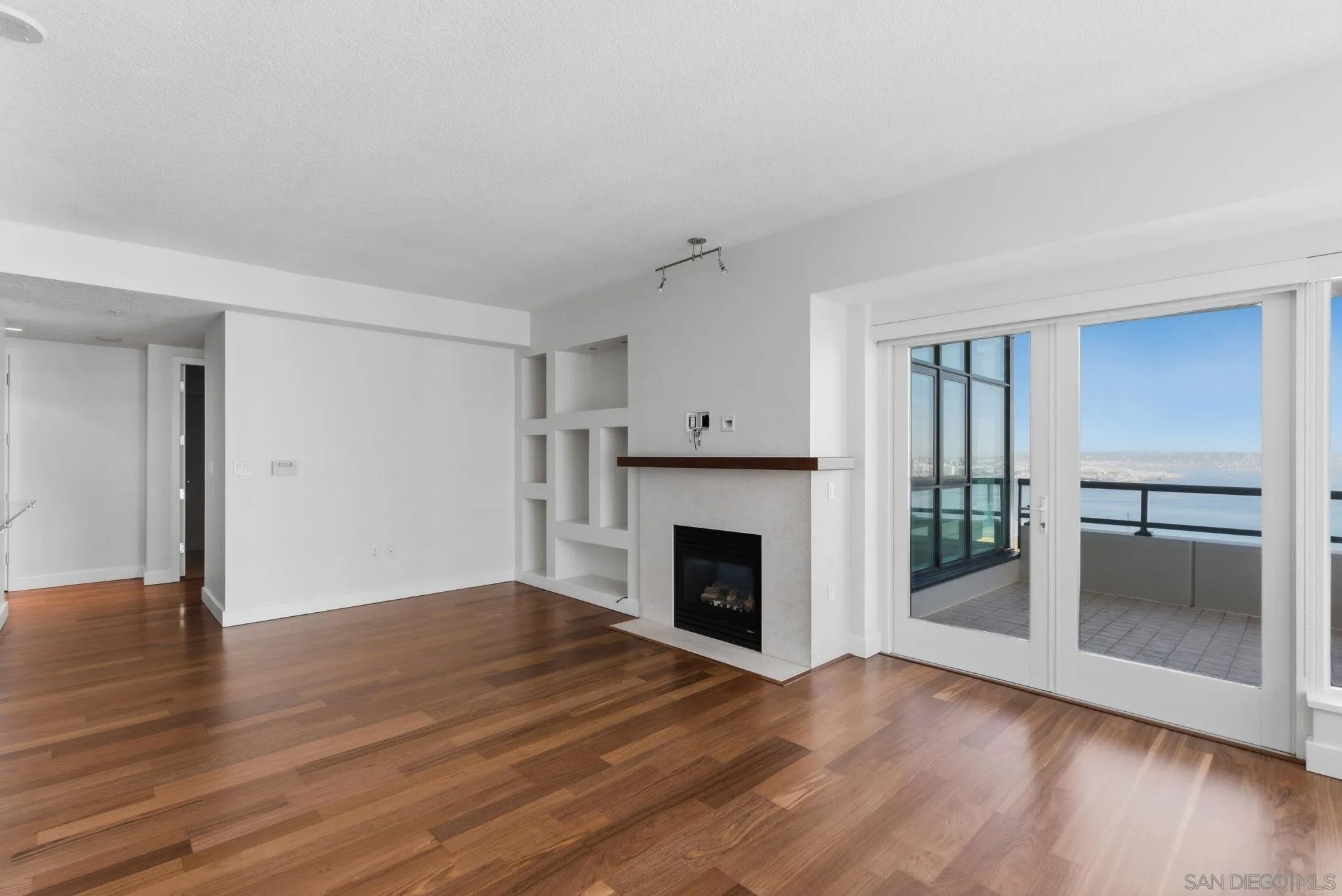 1199 Pacific Hwy 2301