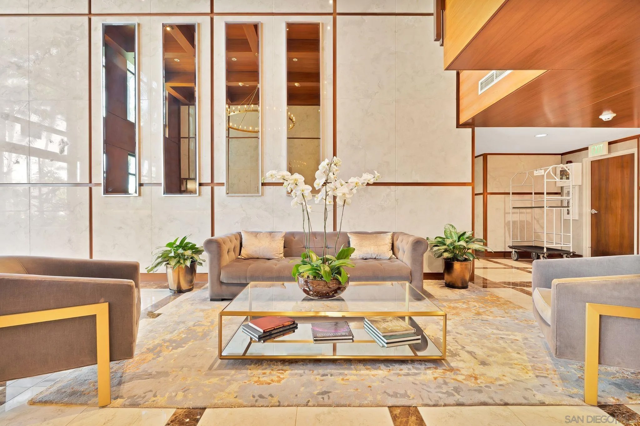 1199 Pacific Hwy 2301