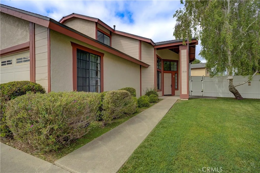 1213 Iris Court