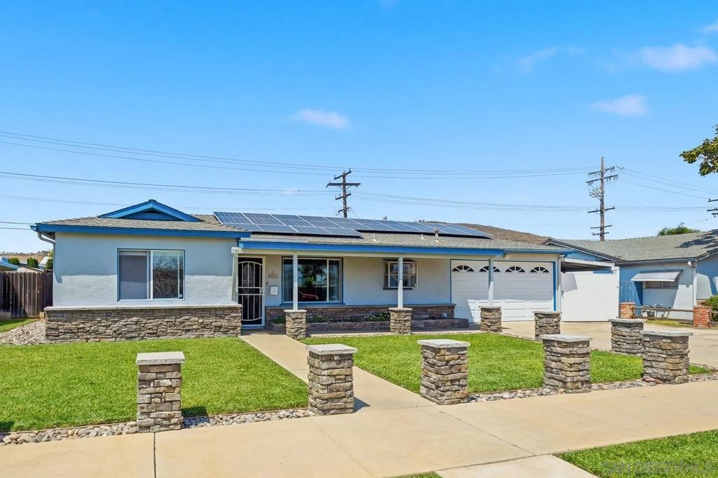 Photo of 936 Spinel Ave, El Cajon, CA 92021 (MLS # 260010559)