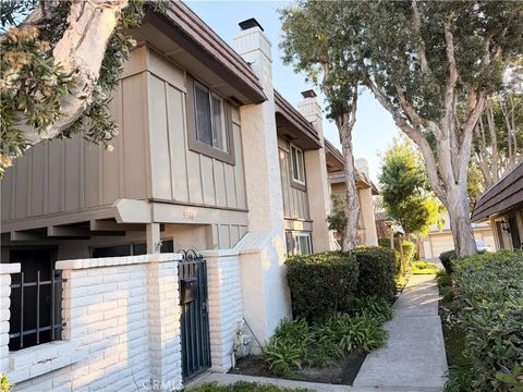 Photo of 5566 Aldershot Walk, Westminster, CA 92683 (MLS # PW25251166)