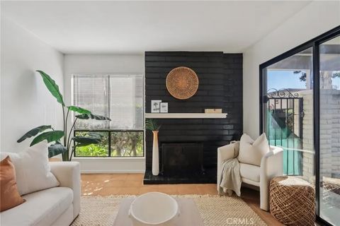 Tiny photo for 5566 Aldershot Walk, Westminster, CA 92683 (MLS # PW25251166)