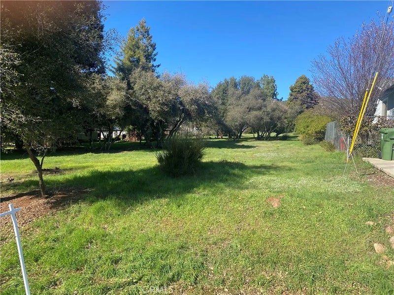 16744 Greenridge