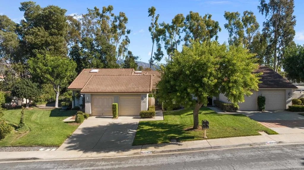 17823 Avenida Alozdra