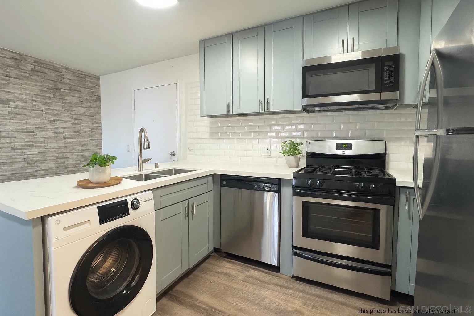 3029 Broadway 14