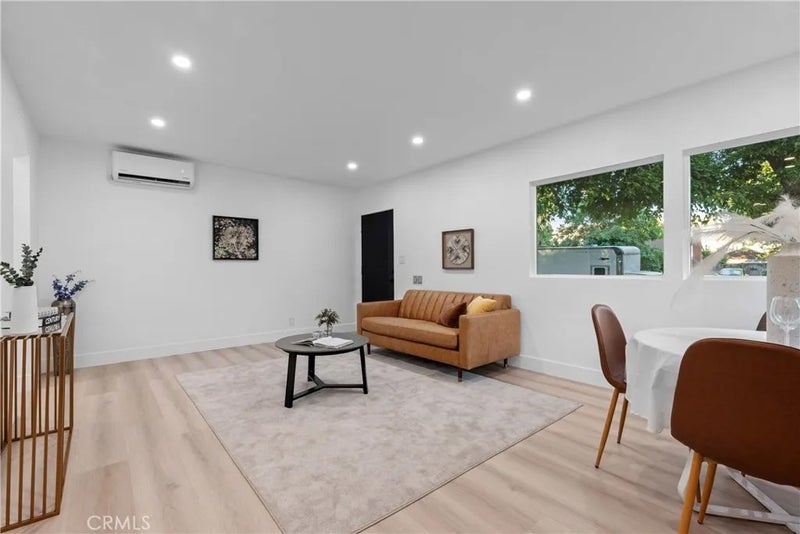 421 W Valencia Avenue