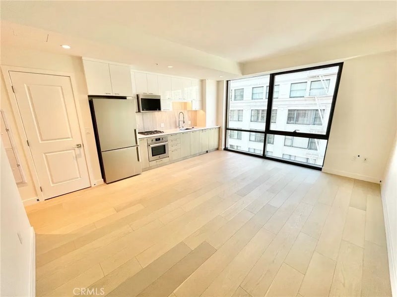 400 S Broadway 1010