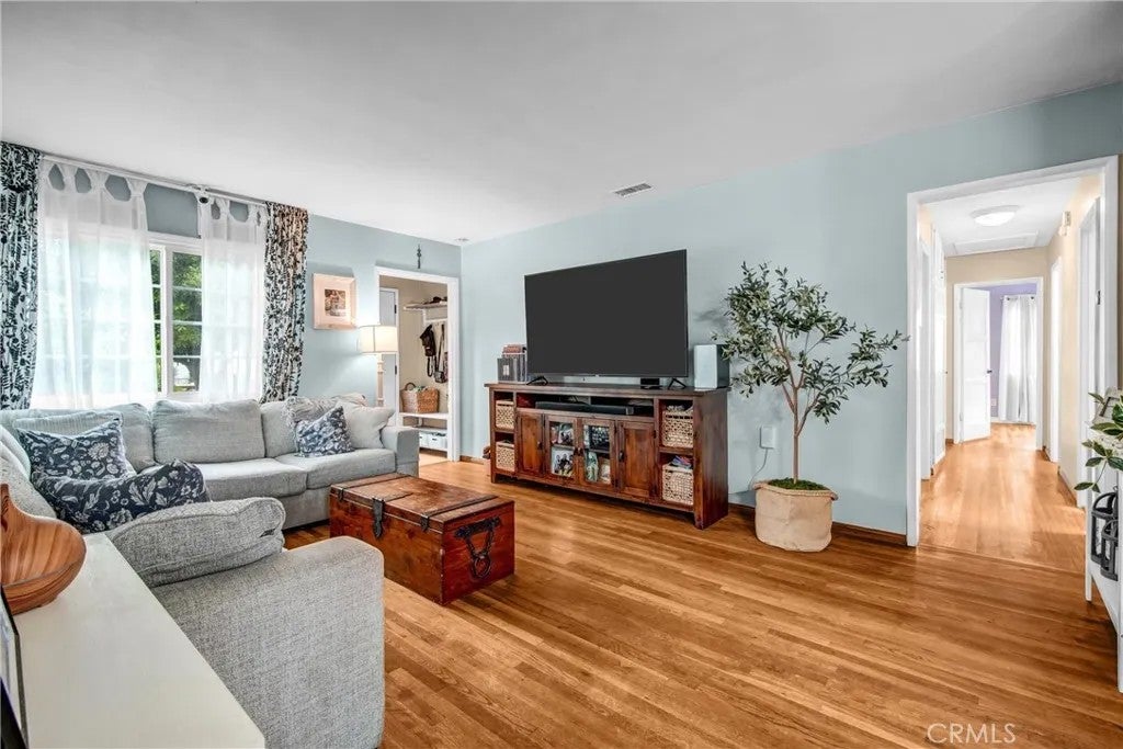 8645 Wakefield