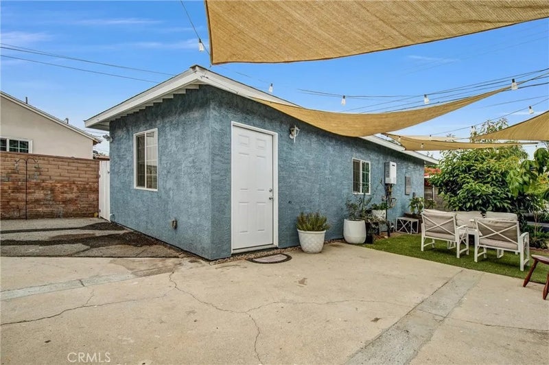8645 Wakefield