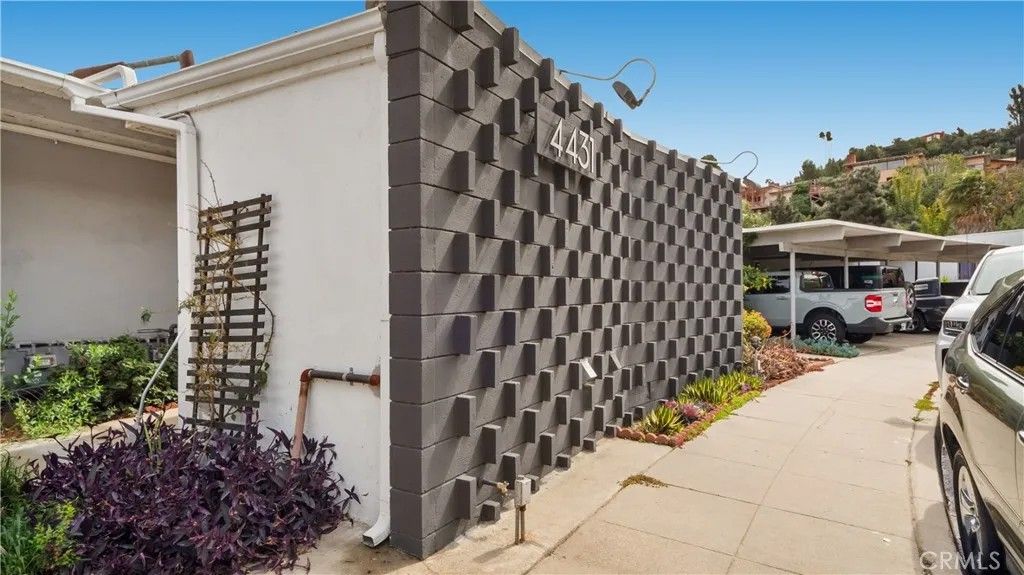 Photo of 4431 Don Ricardo Drive #20, Los Angeles, CA 90008 (MLS # DW26058622)