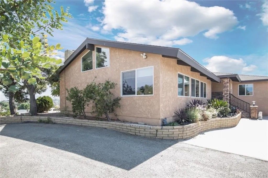 Photo of 18855 Consul Ave, Corona, CA 92881 (MLS # IG26050010)