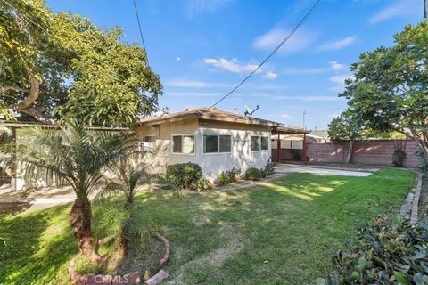 Tiny photo for 2122 W Harle Ave, Anaheim, CA 92804 (MLS # IV25274802)