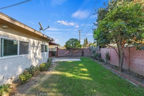 Tiny photo for 2122 W Harle Ave, Anaheim, CA 92804 (MLS # IV25274802)