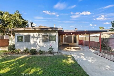 Tiny photo for 2122 W Harle Ave, Anaheim, CA 92804 (MLS # IV25274802)