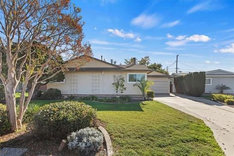 Tiny photo for 2122 W Harle Ave, Anaheim, CA 92804 (MLS # IV25274802)