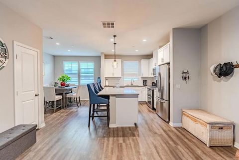 Tiny photo for 504 Hummingbird Lane, Imperial Beach, CA 91932 (MLS # PTP2508363)