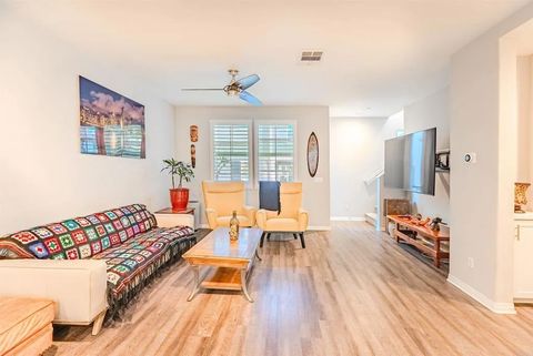 Tiny photo for 504 Hummingbird Lane, Imperial Beach, CA 91932 (MLS # PTP2508363)