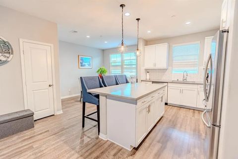 Tiny photo for 504 Hummingbird Lane, Imperial Beach, CA 91932 (MLS # PTP2508363)