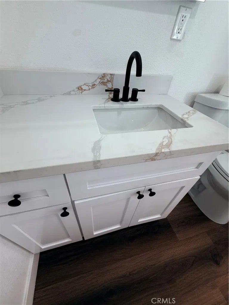 4956 E San Carlos