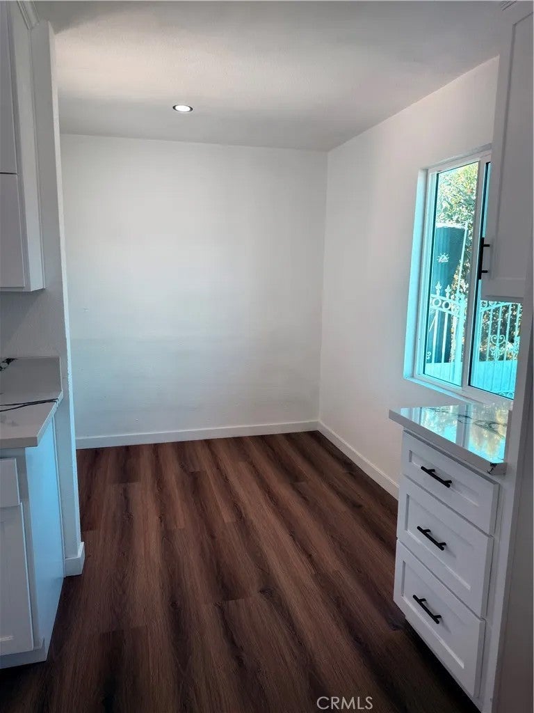 4956 E San Carlos