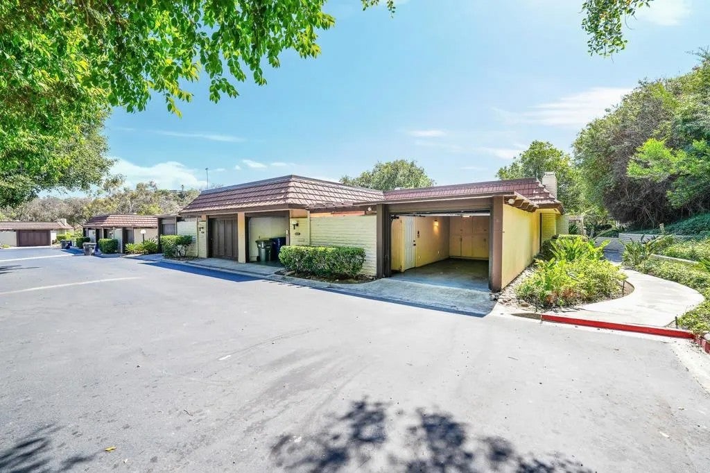 4613 Collwood Lane