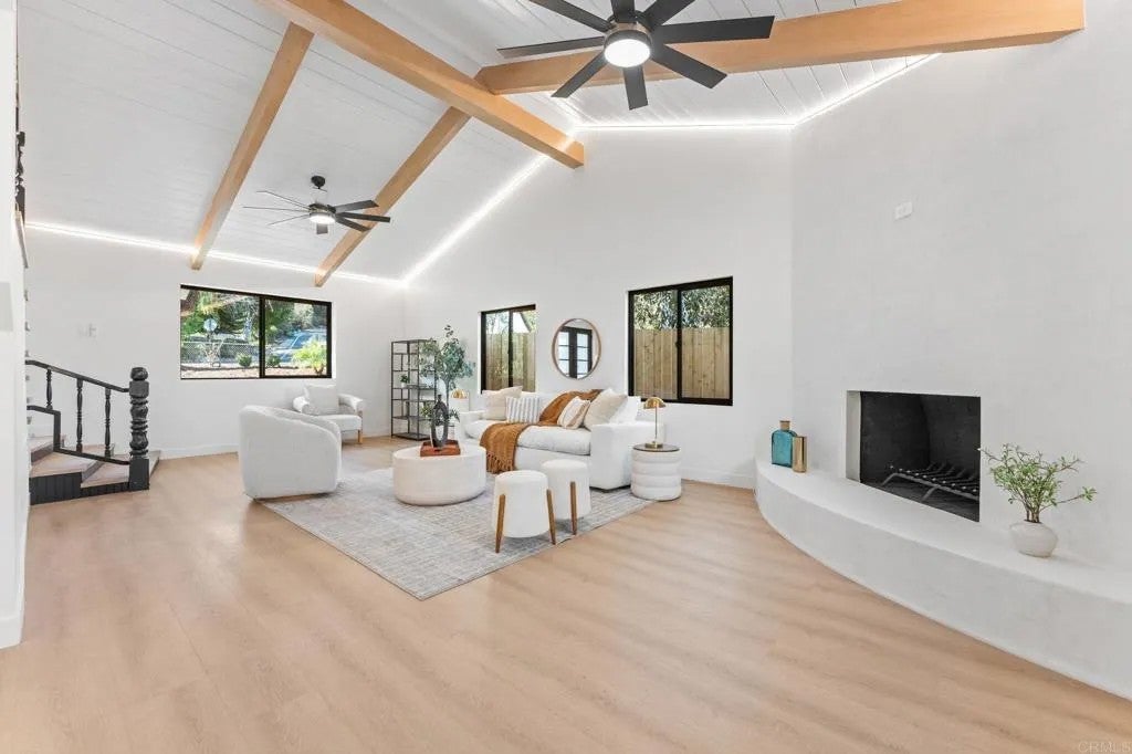 8907 Mariposa Street
