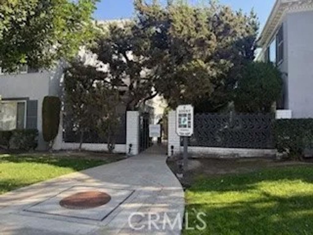 Photo of 1530 S Pomona Ave #B32, Fullerton, CA 92832 (MLS # RS26037259)