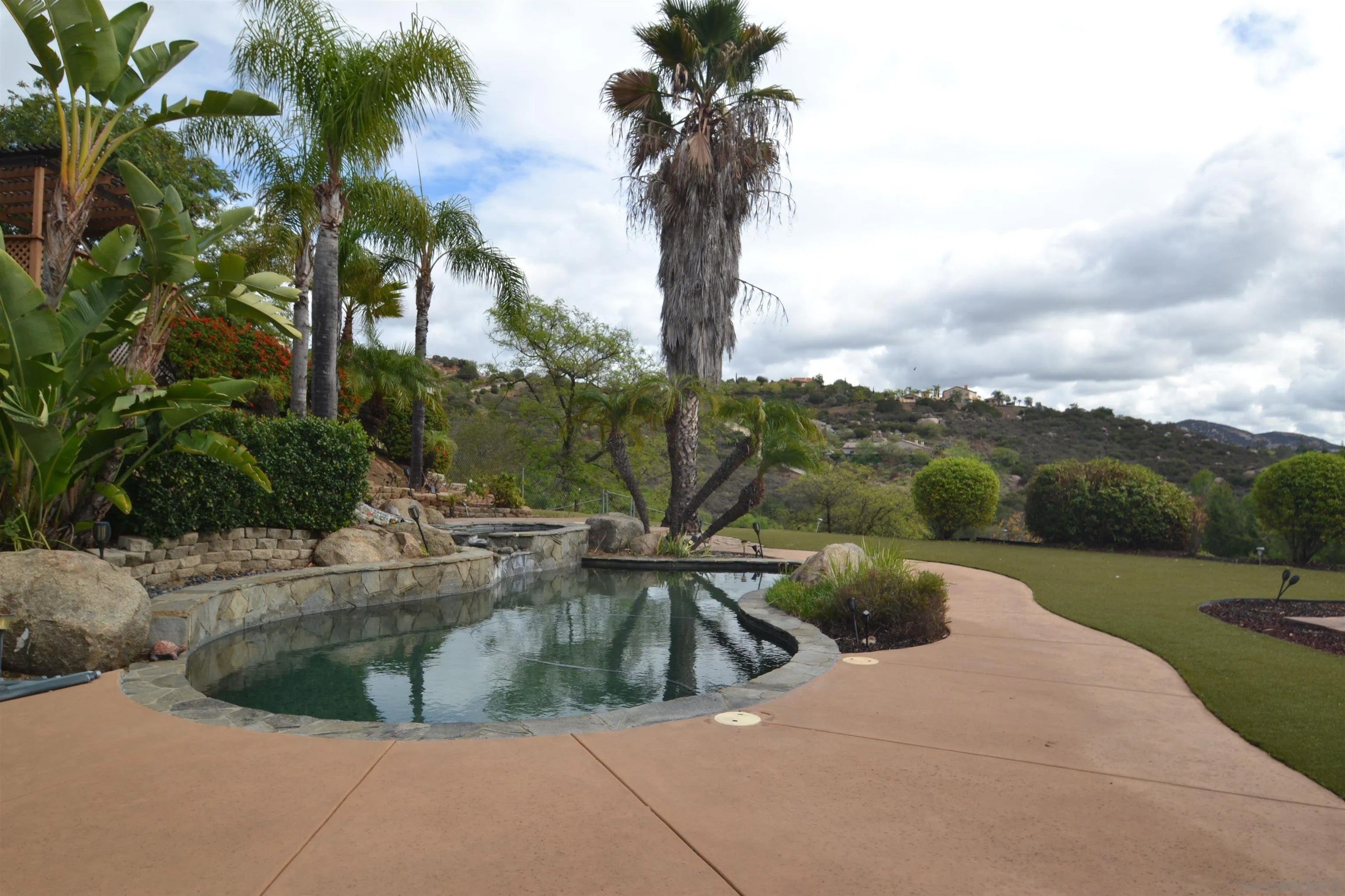 15169 Tombstone Creek Rd