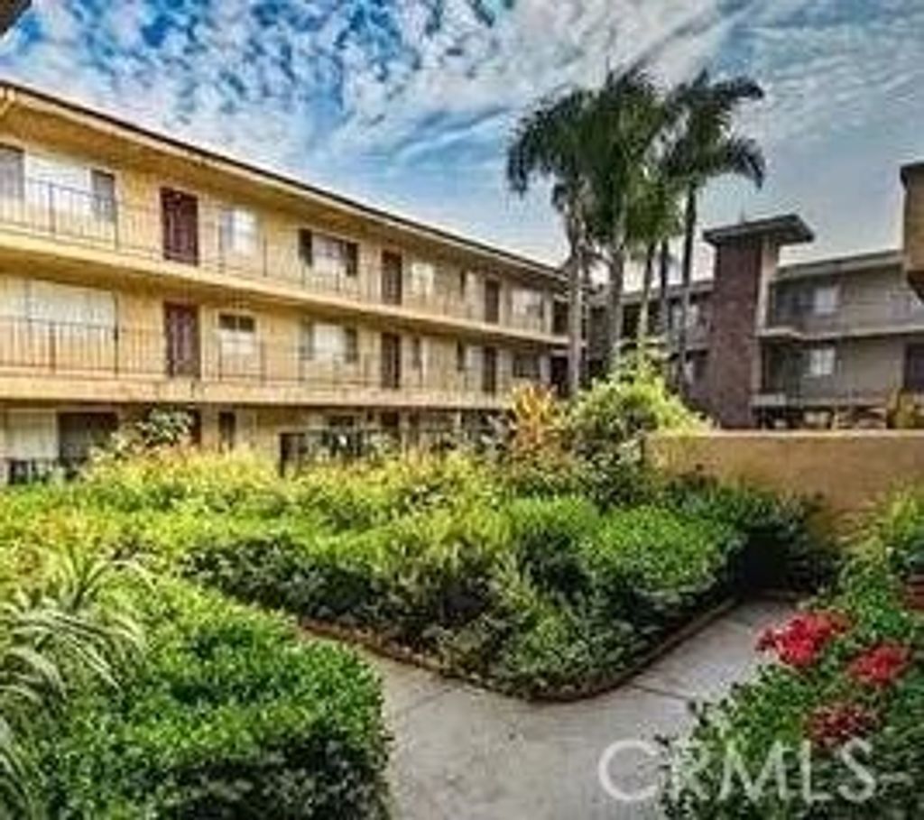Photo of 8505 Columbus Avenue #211, North Hills, CA 91343 (MLS # IN26095721)