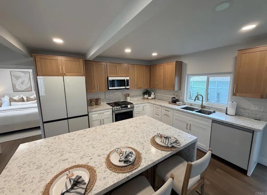 4404 Voltaire Street