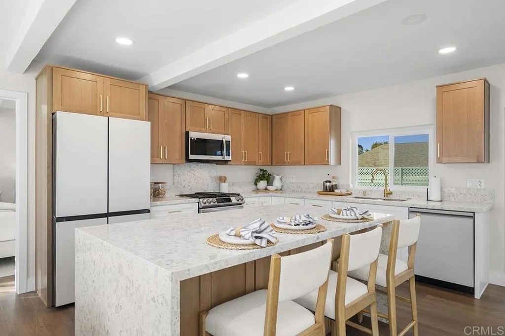 4404 Voltaire Street