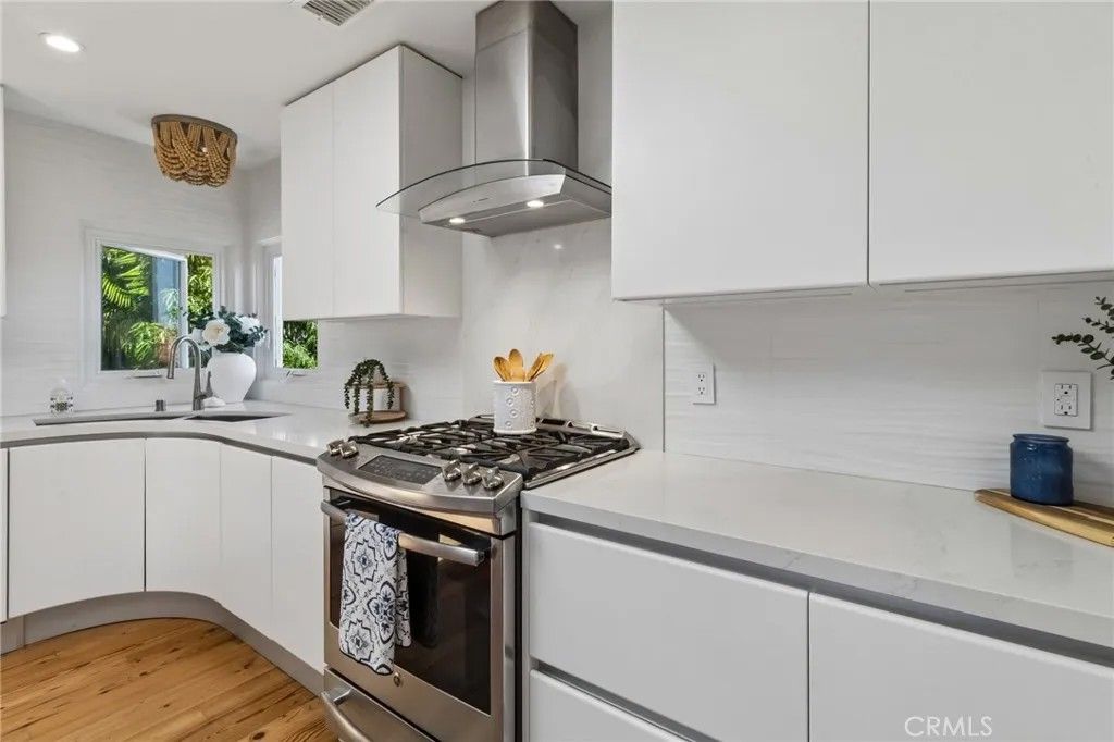 Photo of 6512 Surfside Lane, Carlsbad, CA 92011 (MLS # SB26092069)