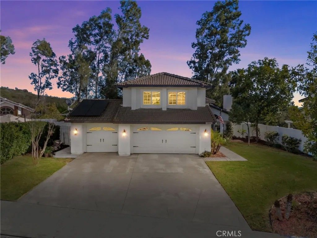 Photo of 39440 Countryside Ln, Murrieta, CA 92562 (MLS # SW26013455)