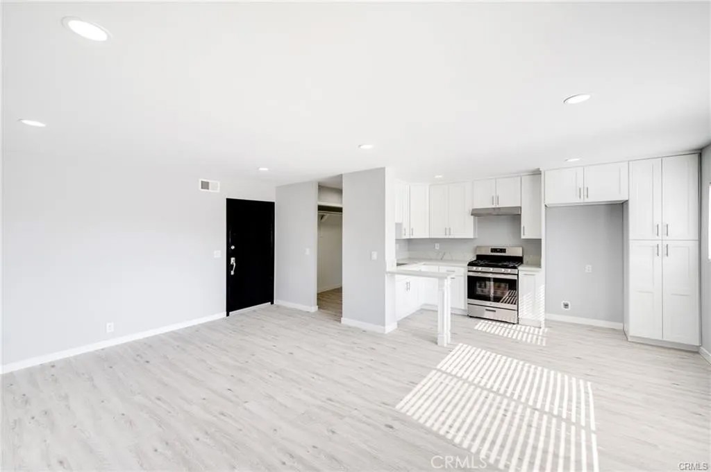 3022 Valle Vista 6