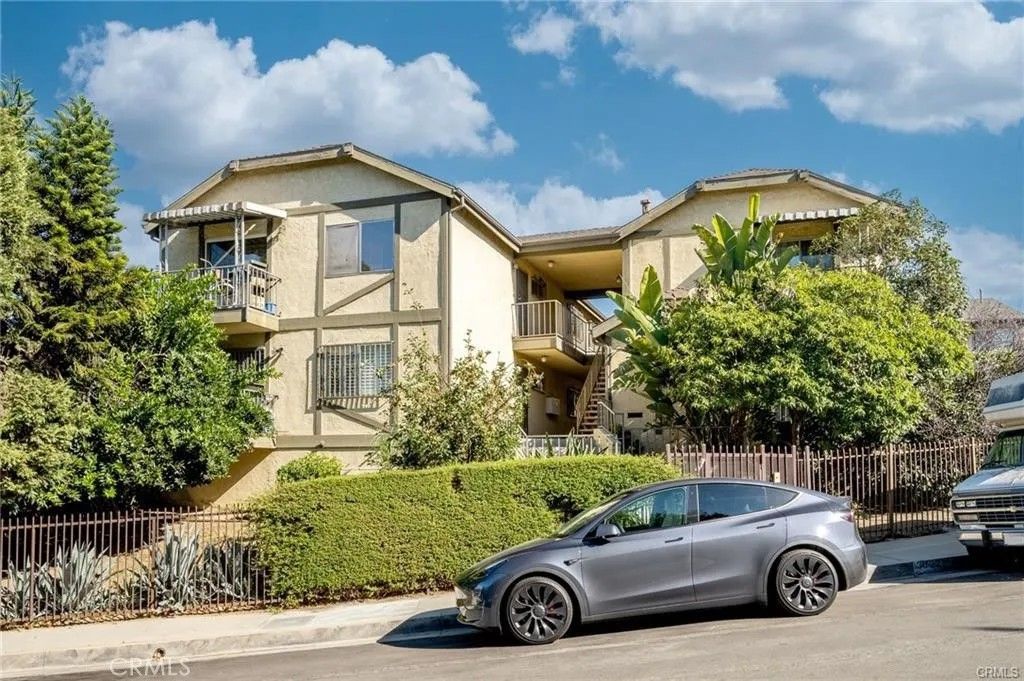 Photo of 3022 Valle Vista #6, Los Angeles, CA 90065 (MLS # GD26014036)