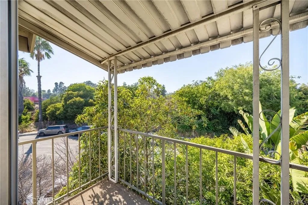 3022 Valle Vista 6