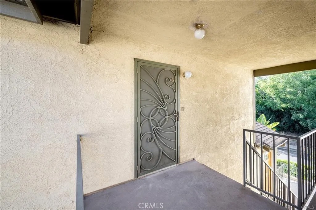 3022 Valle Vista 6