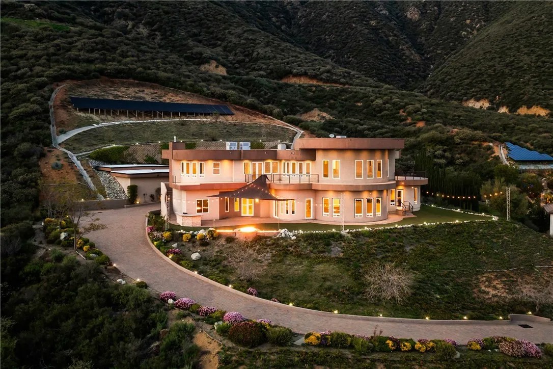 10320 Snowdrop Road