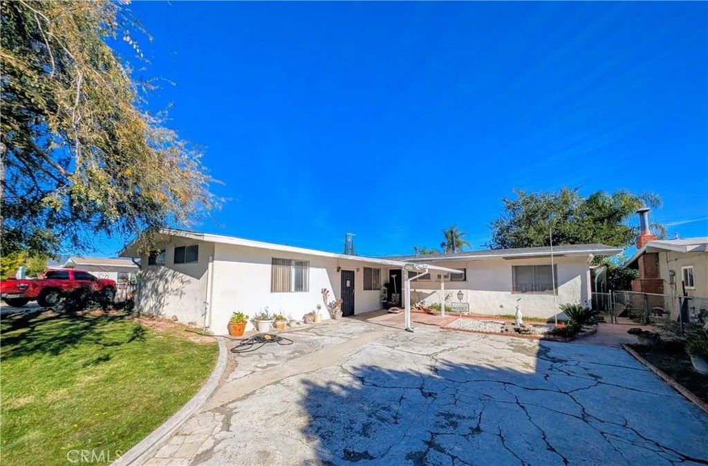 Photo of 1210 Tejon Ave, Colton, CA 92324 (MLS # IV26016397)