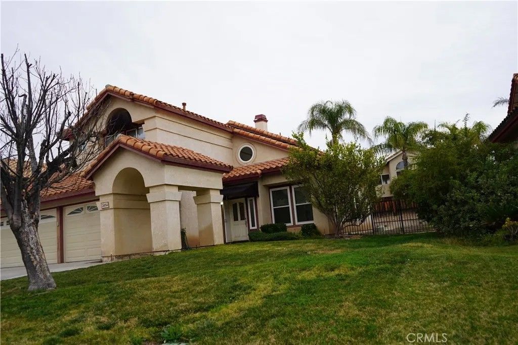 Photo of 24054 Bearskin Cir, Murrieta, CA 92562 (MLS # IV26017252)