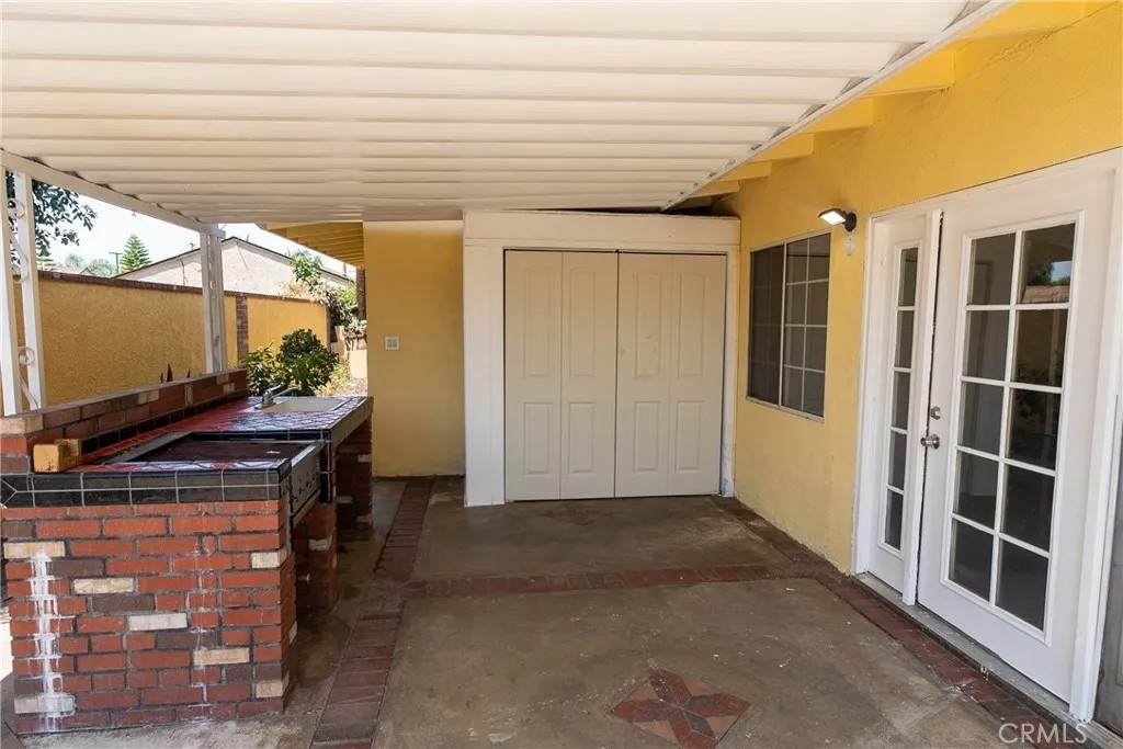 1401 Carob