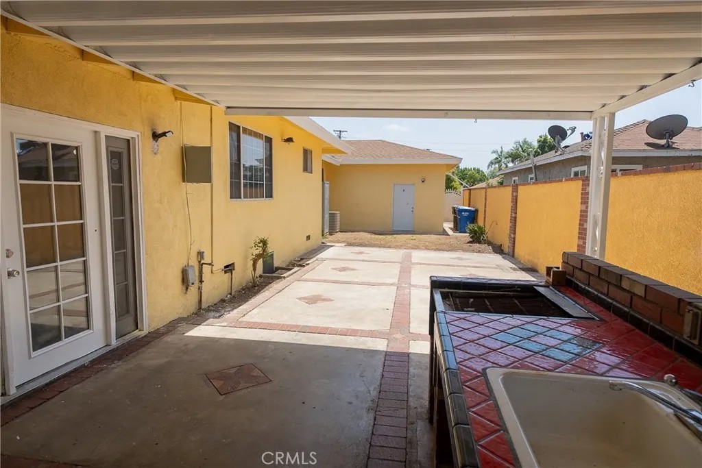 1401 Carob