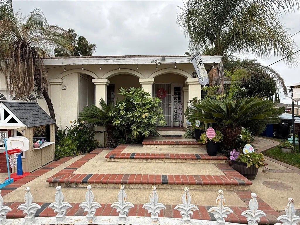 Photo of 1401 Carob Way, Montebello, CA 90640 (MLS # MB26066051)