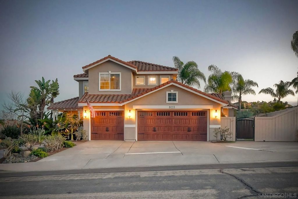 Photo of 825 Bel Esprit Circle, San Marcos, CA 92069 (MLS # 260003116)