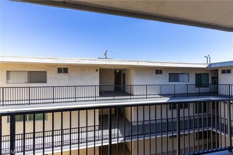 Tiny photo for 3734 S Canfield Ave, Los Angeles, CA 90034 (MLS # SB25273689)