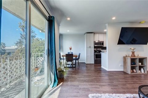 Tiny photo for 3734 S Canfield Ave, Los Angeles, CA 90034 (MLS # SB25273689)